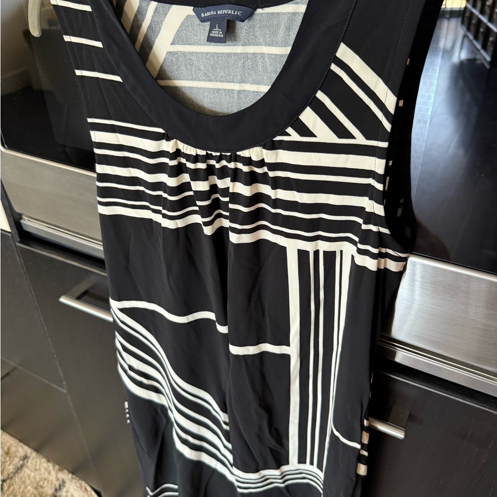 Banana Republic Black and White Graphic Dress